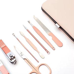 Kit de manucure classique avec outils en acier inoxydable, ensemble portable pour adultes dans un étui - Product Image 4