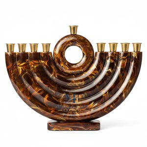 Menorah de Resina Ámbar de Lujo con Efecto Marmoleado, Candelabro Moderno de Hanukkah de 9 Ramas, Portavelas para Aceite, Venta al por Mayor, Regalos Judaicos Premium - Product Image 1