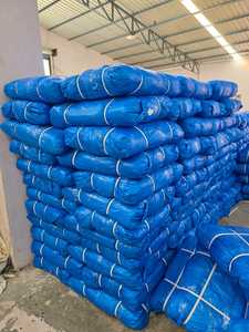 Bâche en tissu bleu avec œillets métalliques et boucles, imperméable, pour usage extérieur, tissage uni, poids moyen - Product Image 6