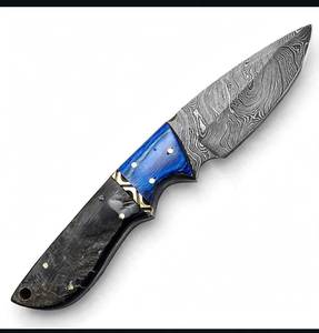 Herramienta de campo multiusos de acero de Damasco trenzado hecho a mano con mango híbrido de resina azul y cuerno negro - Product Image 6
