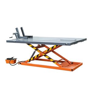 Sollevatore a Forbice Portatile TMG 1500PML da 680 kg per Moto/ATV, Piattaforma di Lavoro da 122 cm con Estensioni Laterali e Morsetto Anteriore - Product Image 2