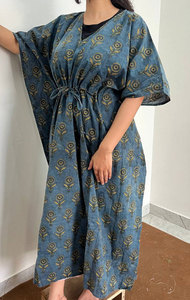 Vestido Kaftan de Algodón con Estampado Moderno, Ajuste Cómodo y Diseños Atractivos - Product Image 2