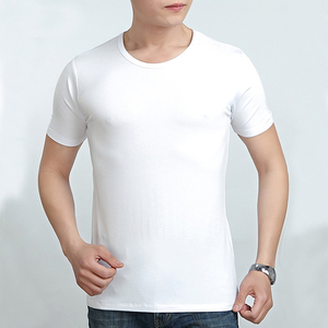 เสื้อยืดคอกลมแขนสั้นสีขาวทรงเข้ารูปสำหรับผู้ชาย ผ้าถักเนื้อเจอร์ซีย์ ระบายอากาศได้ดี สีพื้นเรียบง่าย สวมใส่สบาย - Product Image 1