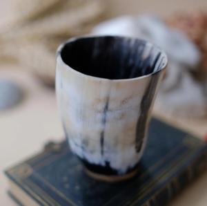 Taza de cuerno de buey 100% de buena calidad para beber té, leche, agua, café, cerveza, estilo vikingo con acabado natural, taza de lujo pulida. - Product Image 1