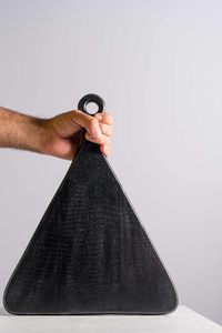 Planche à découper triangulaire en bois de manguier écologique, fabriquée à la main, sans danger pour les aliments, non toxique, ergonomique, plateau de service pour la cuisine - Product Image 3