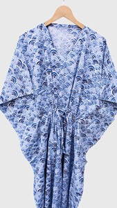 Robe kimono bleue à imprimé géométrique pour femmes, col en V, demi-manches, avec cordon de serrage - Product Image 3