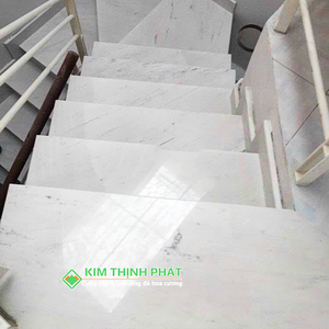 Dalles de marbre blanc naturel de qualité supérieure pour marches d'escalier, matériau de revêtement de sol durable - Product Image 4