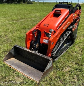 Mini-chargeuse compacte professionnelle d'origine Kubota, moteur diesel 75 kW, sur chenilles, avec godet, pour les opérations agricoles - Product Image 2