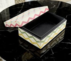 Caja organizadora de joyas hecha a mano con resina premium, estuche de almacenamiento de adornos, diseño elegante para regalos, accesorios de decoración para tocador. - Product Image 2