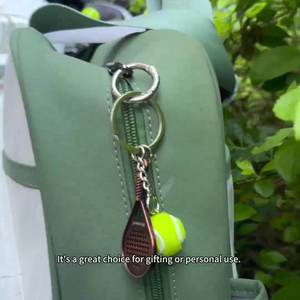 พวงกุญแจ 3 มิติรูปไม้พาเดล รุ่นใหม่ปี 2025 พวงกุญแจโลหะรูปไม้เทนนิส ธีมกีฬา พวงกุญแจโลหะ - Product Image 1