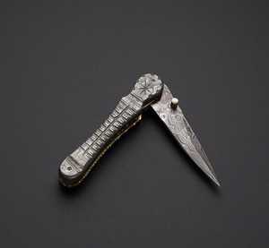 Navaja Plegable Utilitaria con Hoja de Acero de 20.8cm, Punta de Gota, Perilla de Pulgar, Mango de Madera, Diseño Artístico, Grosor de 0.5mm, Longitud Total de 6.7in - Product Image 2