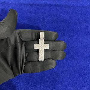 Joyería Hip Hop de Alta Demanda: Collar Cloud Baguette con Corte Esmeralda, Engaste de Garra, Moissanita VVS Helada, Plata 925, Certificado IGI - Product Image 2