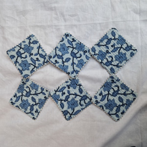 Lot de dessous de verre en tissu imprimé sur mesure avec bordure passepoilée et tapis matelassés en coton, pour table à thé et sous-verres en verre - Product Image 5