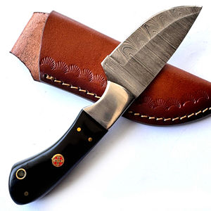 Cuchillo de Caza Artesanal de Acero de Damasco, Hoja de Punta Caída, Mango Negro con Incrustaciones Doradas, Cuchillos de Damasco Personalizados OEM en Venta - Product Image 2