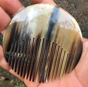 Peine de cuerno natural de alta calidad con dientes largos, peine para el cuidado del cabello y peine elegante para regalo de cumpleaños, decoración del hogar al mejor precio - Product Image 2