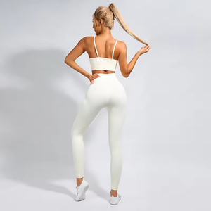 Ensemble de vêtements de sport pour femme : débardeur et leggings personnalisés, nouvelle conception, taille élastique, tissu confortable. - Product Image 2