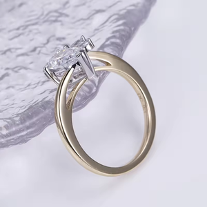 Bague de fiançailles pour femme en or massif 18 carats avec diamant taille poire, sertissage à griffes florales, style romantique, bijoux raffinés - Product Image 3