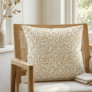 Magnifique coussin décoratif vintage en coton imprimé floral, fait main, style uni, avec taie de coussin imprimée sur mesure - Product Image 4