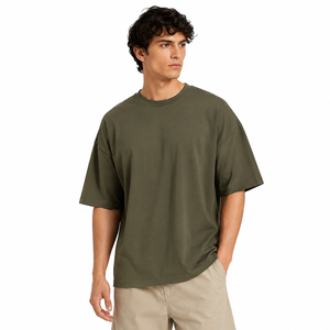 Camiseta extragrande para hombre con diseño espacioso, material suave al tacto y comodidad transpirable que crea un look informal sin esfuerzo. - Product Image 1