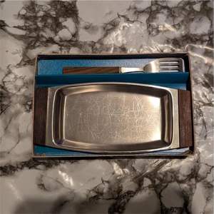 Vente en gros : Beurrier en métal gaufré avec couvercle et insert en verre amovible, boîte à beurre de luxe pour la restauration, vaisselle et récipient de stockage alimentaire en métal - Product Image 2