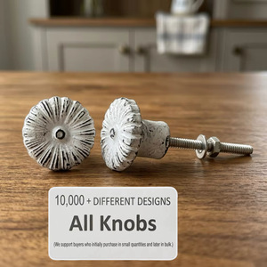 Beads Art CIK 156 Tiradores Modernos de Hierro Fundido para Muebles, Diseño de Flores Blancas con Acabado Envejecido, para Cocina, Sala de Estar y Muebles - Product Image 3