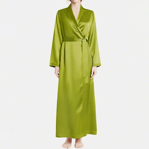 Robe longue en satin vert pour femme, élégante, style cache-cœur, longueur totale, vêtement de nuit, chemise de nuit - Product Image 1