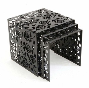 Juego de 3 Mesas Nido Modernas Rectangulares de Metal con Patrón Floral Cortado a Láser, Mesa Auxiliar de Acero Inoxidable Negro para Sala de Estar - Product Image 4