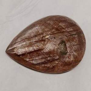 Piedra Preciosa de Cuarzo Rutilado Rojo Natural de Alta Calidad, Facetada en Forma de Pera, con Punta de Cristal en el Interior - Product Image 3