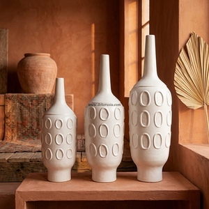 Vase de sol Motivo Largo S blanc mat en terre cuite gaufrée, pot en terre cuite artisanal, urne décorative en céramique, vente en gros - Product Image 4