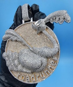 Colgante de Moissanita Personalizado con Letras Iced Out, Colgante de Personaje de Dibujos Animados, Colgante de Plata 925, Colgante Bicolor Bling de Rapero para Hombre - Product Image 2