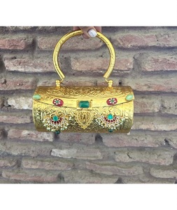 Pochette de soirée pour femme, artisanat naturel, mosaïque de nacre et métal, Kundan multicolore, personnalisée, plaquée or, faite à la main - Product Image 3