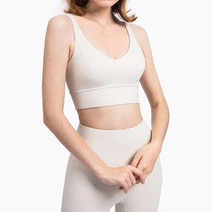Ensemble de yoga personnalisé en tissu solide, grande taille, respirant, léger, séchage rapide, leggings de yoga taille haute et soutien-gorge de sport pour femmes - Product Image 5