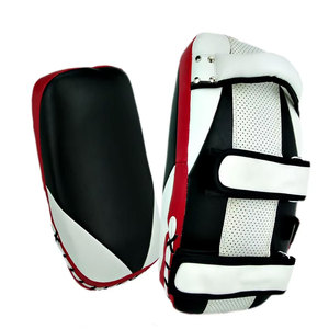 Protège-tibias unisexe en cuir PU personnalisable de haute qualité, écologique et durable pour le sparring, la boxe, le MMA, le taekwondo et le grappling - Product Image 1