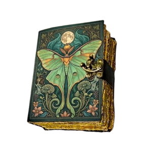 Diario de Cuero Vintage Luna Moth, Libro de Sombras, Grimorio, Diario de Escritura de Cuero Genuino Hecho a Mano, Cuaderno de Regalo con 400 Páginas Decoradas - Product Image 1