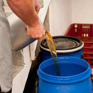 Precio de Fábrica, Alta Calidad, Proveedor Austriaco de Aceite de Cocina Usado B100 de Alta Calidad, Aceite Vegetal Usado para Biodiésel - Product Image 1