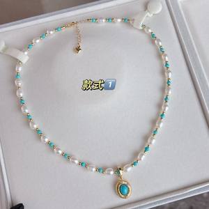 Collier ras du cou en perles d'eau douce naturelles bleu turquoise, couleur contrastée, pendentif bleu, collection de colliers en perles - Product Image 1