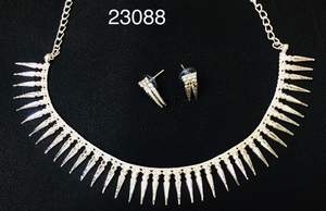 Nouveauté MOLL JEWELLERS : Parure florale plaquée or 24 carats style indien, avec zircon, pour femme, idéale pour fiançailles, mariage ou comme cadeau. - Product Image 5