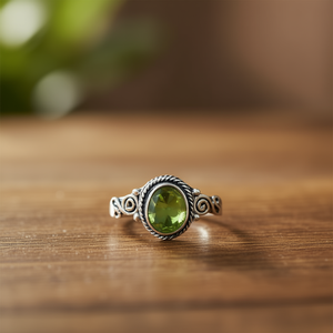2.6 Grams <b>Peridot</b> Fashion <b>Ring</b> - Product Image 3