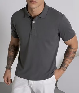 Chemise décontractée à manches courtes en tricot uni avec logo sur le devant pour homme, idéale pour les sorties quotidiennes et le style urbain, provenant du Bangladesh - Product Image 1