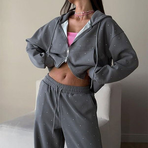 Conjunto Deportivo Moderno para Mujer con Pedrería, Estilo Relajado y Cómodo para Looks a la Moda - Product Image 2