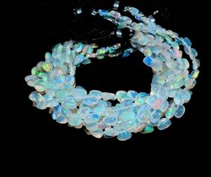 Perles d'opale de feu naturelle 5-7mm en forme de coeur lisse opale éthiopienne flashy pour la fabrication de bijoux - Product Image 2