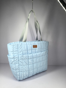 2026 New Hot Sale Large Capacity Custom Quilting Tote Bag for Women Puffy Lightweight Design Zipper for Autumn Winter - Product Image 5