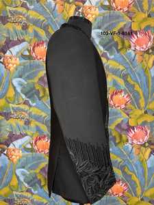 Blazer Noir de Soirée de Luxe Haute Couture TR Lachka avec Pétales Symétriques et Broderie 3D Perlée - Product Image 3