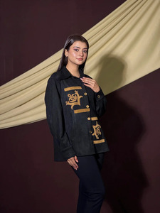 Camisa de Invierno para Mujer, Negra, de Algodón, Bordada, con Botones, Estampado Floral, Cuello Camisero, Mangas Largas, Corte Holgado, Estilo Clásico - Product Image 3