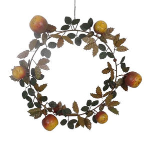 Guirlande de Noël Artisanale Écologique en Feuilles de Baies Rouges Profondes pour Décorations de Fêtes et du Nouvel An, à Suspendre en Intérieur - Product Image 6