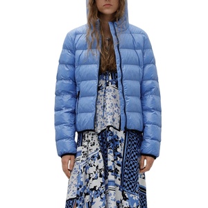 Chaqueta acolchada elegante para hombre y mujer para invierno frío Tela de lona de alta calidad Abrigo con capucha con logotipo personalizado para uso en exteriores - Product Image 6