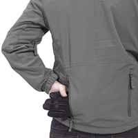 Veste Softshell Homme SPORTS CODE en Toile Enduite, Col Montant, Logo Avant, Fermeture Éclair Intégrale, Doublure Respirante, Hiver Décontracté, 220g, En Promotion