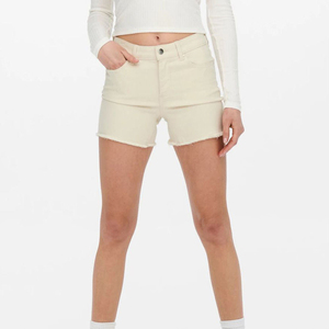 Shorts en jean décontractés pour femmes, taille haute, style streetwear d'été, fabrication OEM, vente en gros - Product Image 1