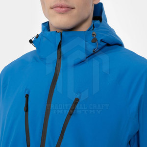 Chaqueta de Esquí Clásica de Invierno con Capucha, Tejido Transpirable de Nailon/Poliéster, Logotipo Frontal para Mayor Comodidad en Clima Frío - Product Image 5