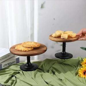 Support à gâteau en bois d'acacia avec base en fer, écologique, durable, sans danger pour les aliments, fait main, rond, pour la présentation de gâteaux, pâtisseries, boulangeries - Product Image 4